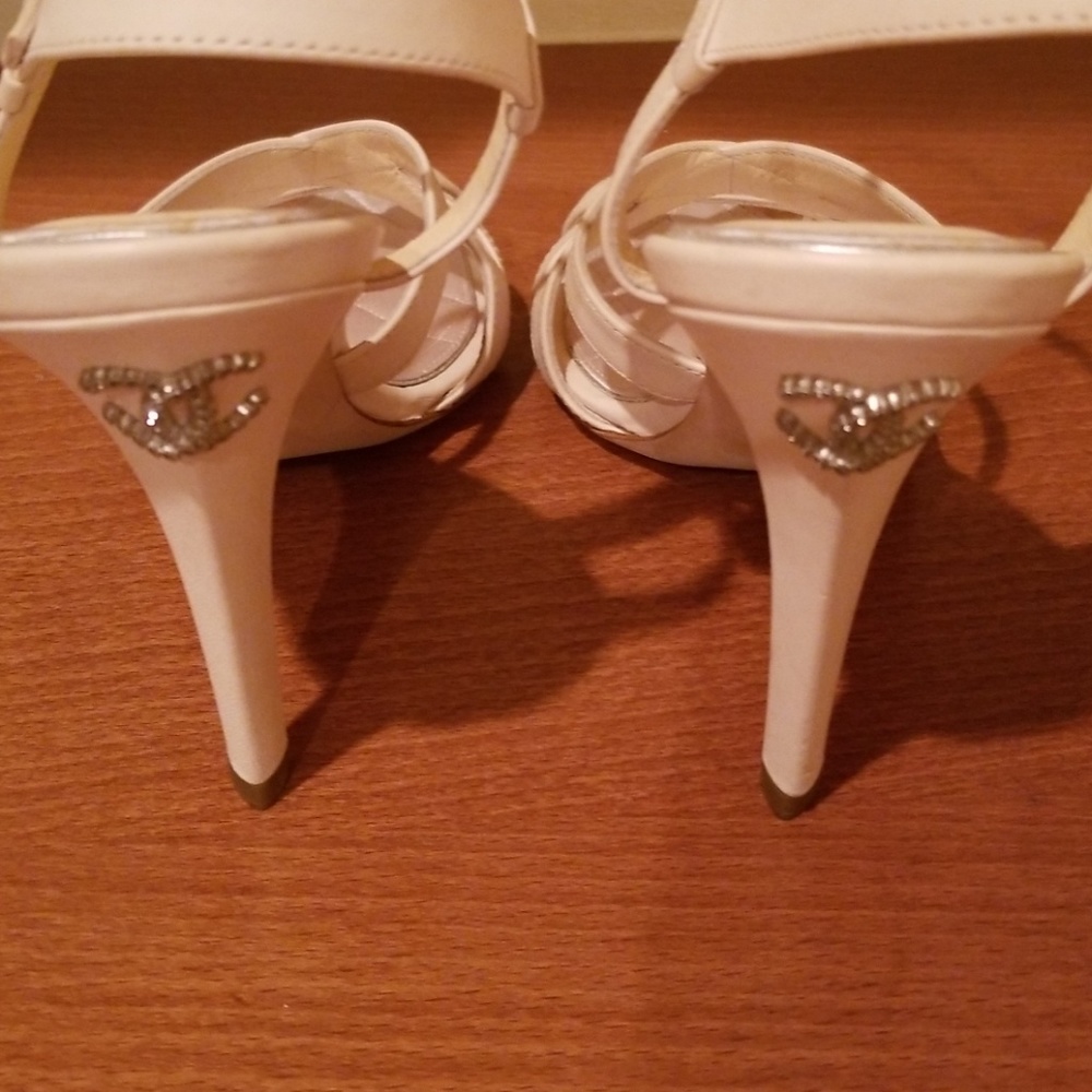 Shoes - Picture 2 of 6